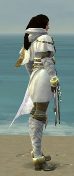 Augur of Kormir costume f white right.jpg